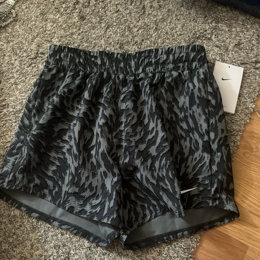 Kids Nike one shorts